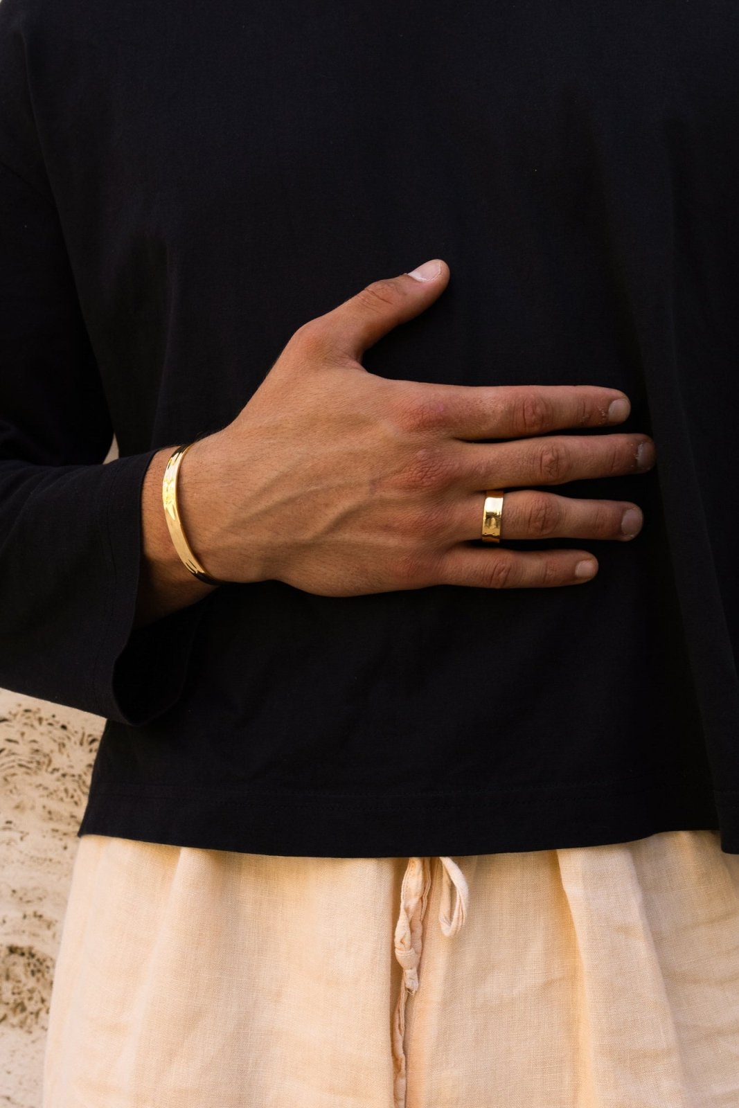 CAINTÈ HAMMERED BRACELET